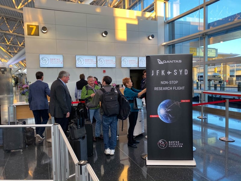 Chuyen bay dai nhat the gioi anh 2