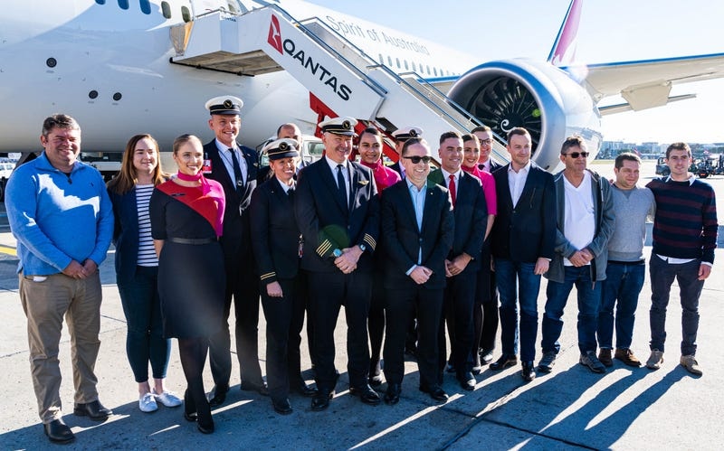 Chuyen bay dai nhat the gioi anh 22