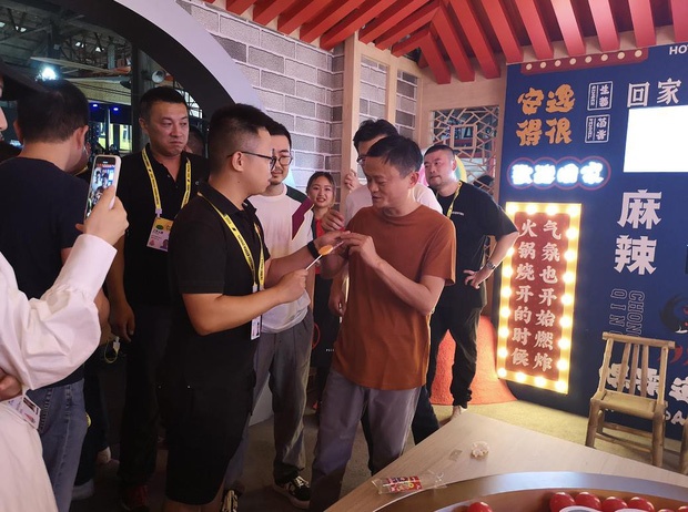 Keo mut vi nuoc lau Trung Khanh dat hang nho dua hoi Jack Ma hinh anh