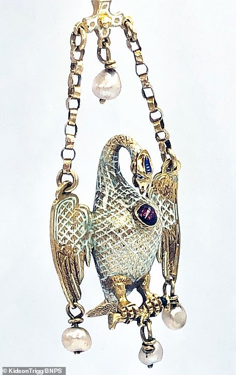 kho bau trong tu lanh anh 6