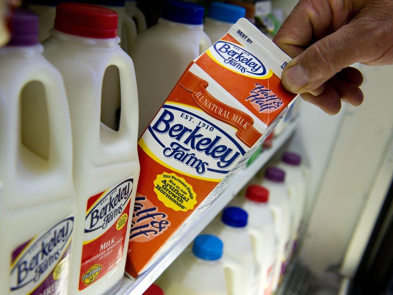 Vi sao nguoi tieu dung phuong Tay tu bo sua bo hinh anh