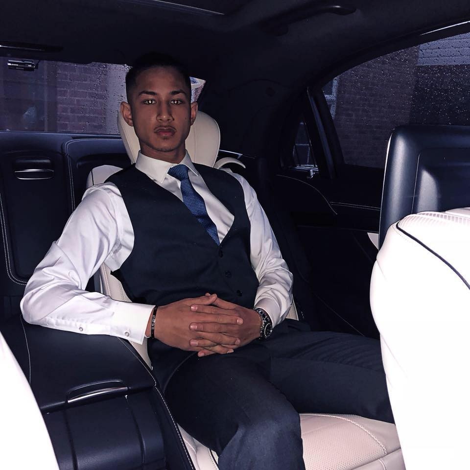 gia the doi truong U2 Brunei anh 9