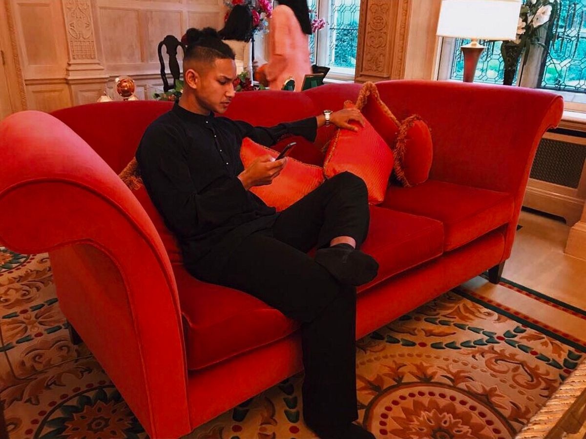 gia the doi truong U2 Brunei anh 10