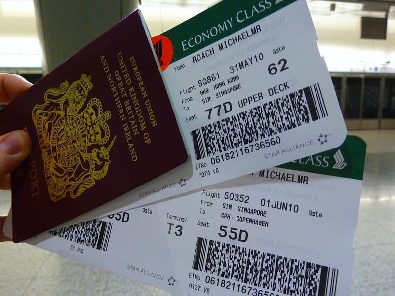 Nen mua ve may bay luc nao de duoc gia re nhat? hinh anh