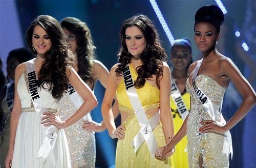 chi phi to chuc hoa hau hoan vu anh 4