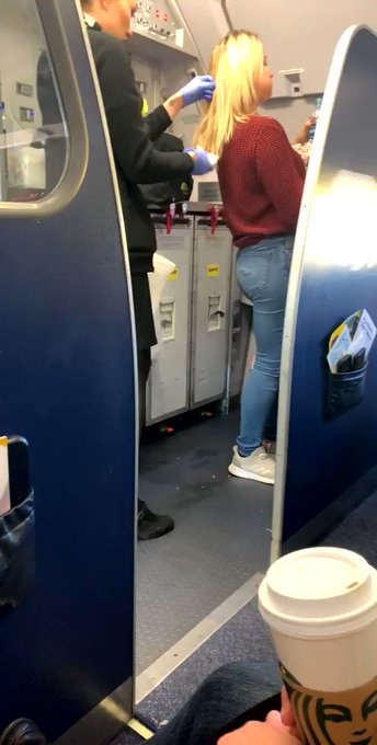 tro lo cua hanh khach tren may bay anh 9