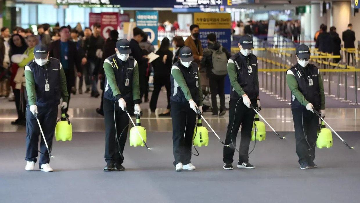 Cac nuoc chau A no luc ngan virus Vu Han tan pha nen kinh te hinh anh