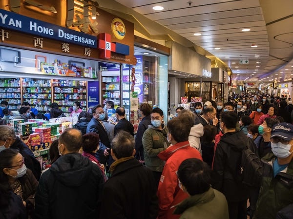 khau trang y te chay hang o chau A anh 3