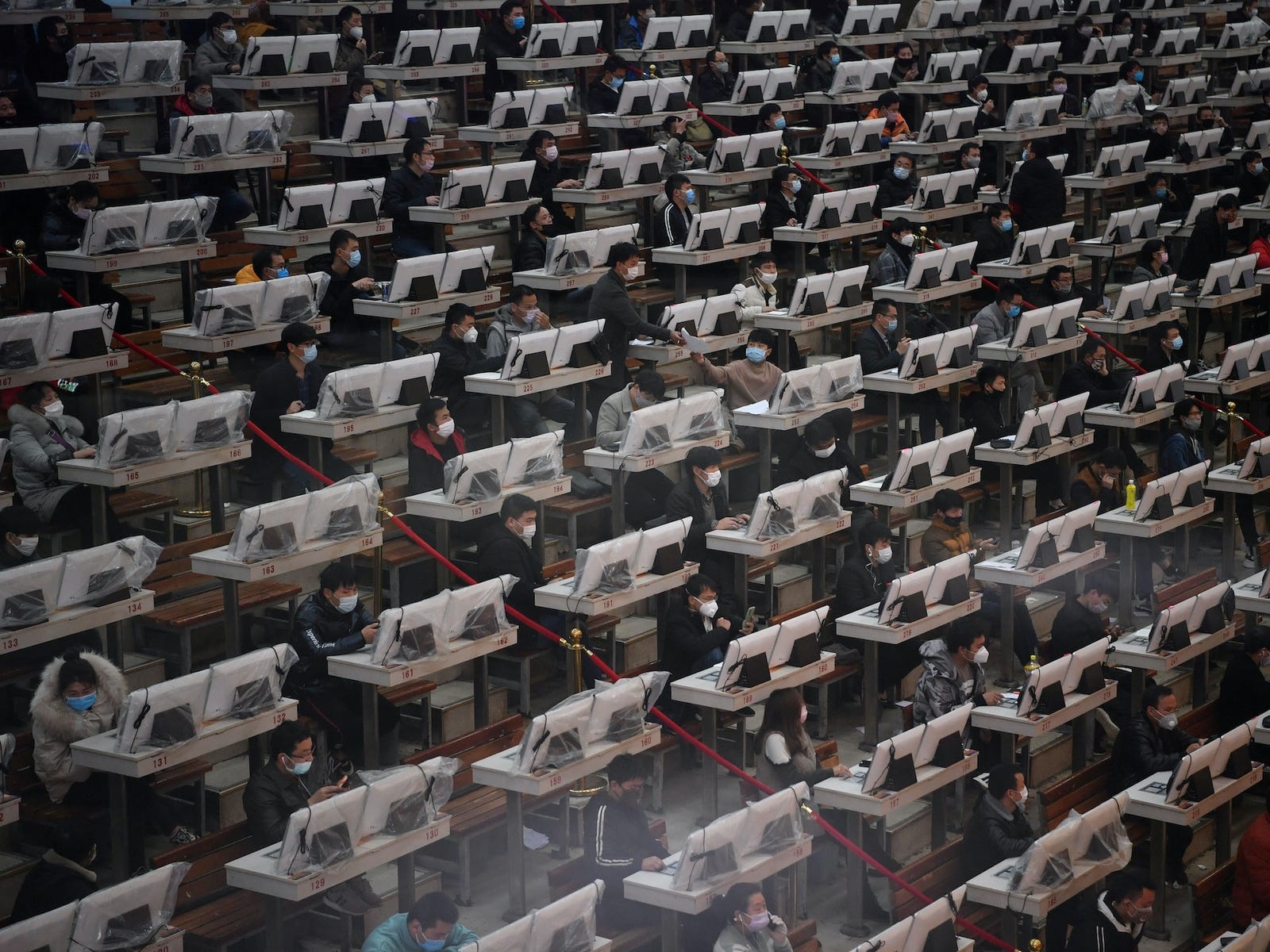 Tuan lam viec dau tien sau cai Tet am dam cua Trung Quoc hinh anh