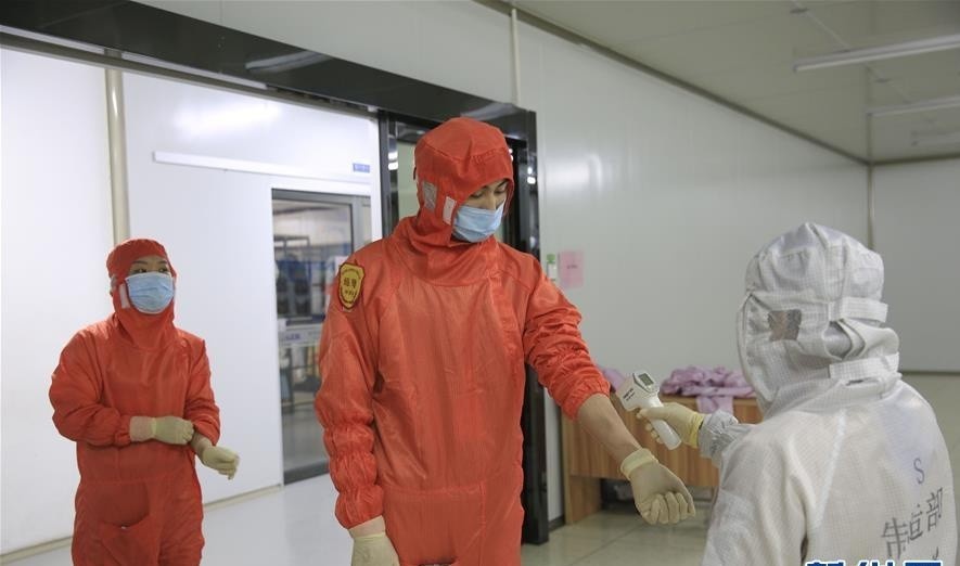 Di lam giua dich virus corona, nguoi TQ bao ve suc khoe nhu the nao? hinh anh