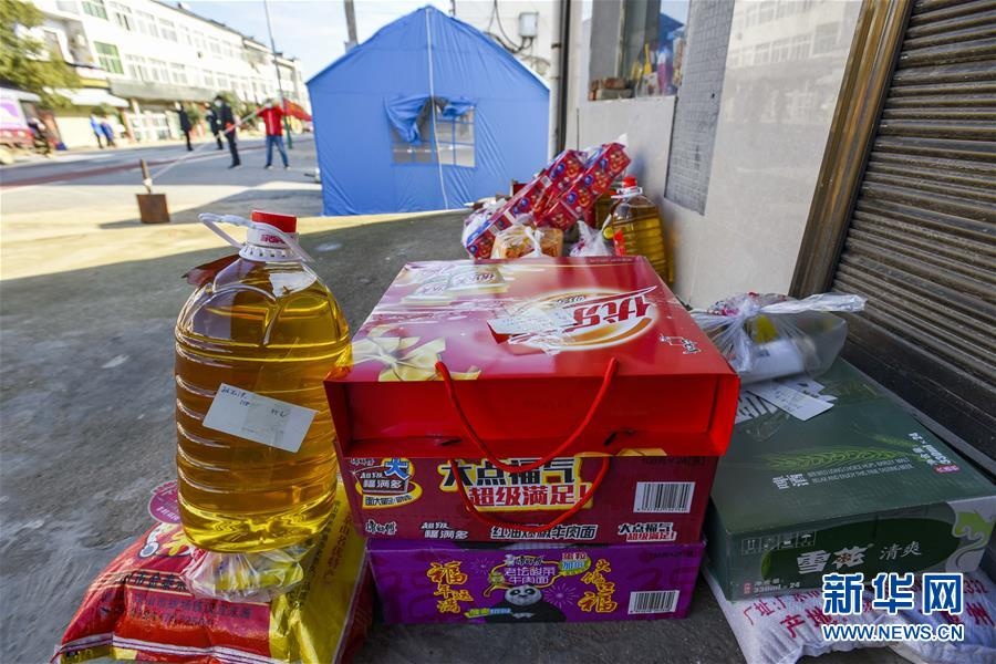 nguoi Trung Quoc van sinh hoat binh thuong trong vung dich anh 7