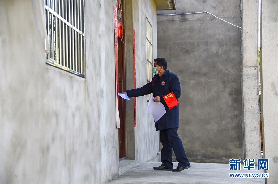 nguoi Trung Quoc van sinh hoat binh thuong trong vung dich anh 11