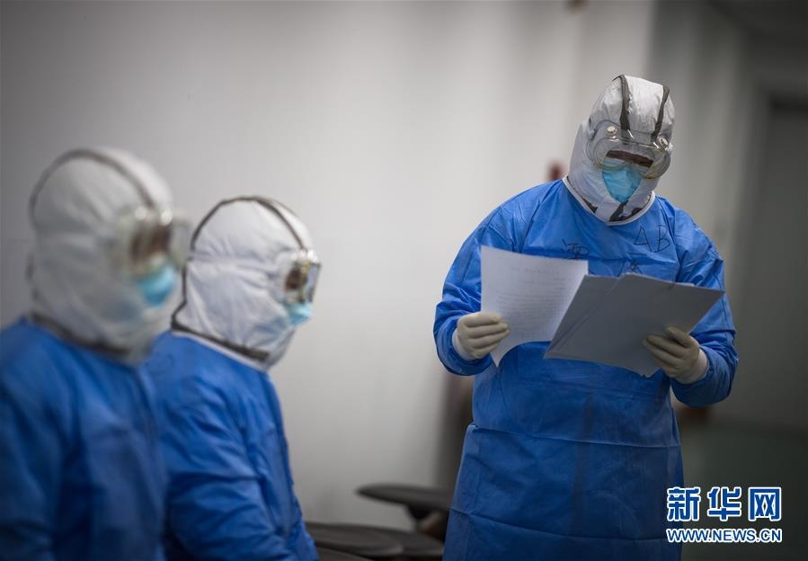 nguoi Trung Quoc van sinh hoat binh thuong trong vung dich anh 5