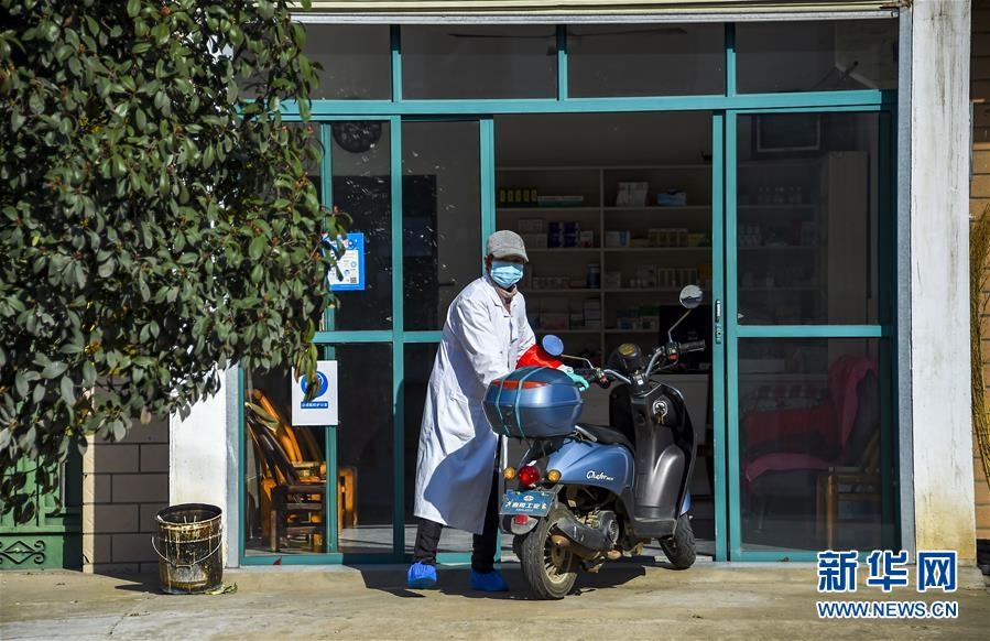 nguoi Trung Quoc van sinh hoat binh thuong trong vung dich anh 12