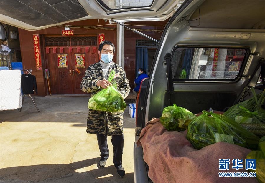 nguoi Trung Quoc van sinh hoat binh thuong trong vung dich anh 13