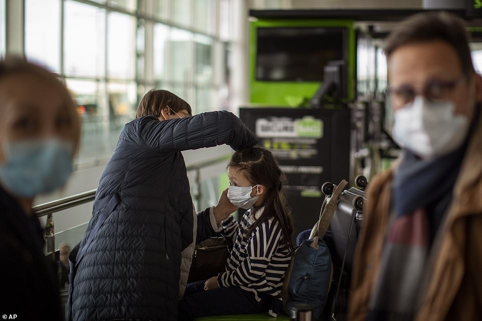 san bay chau Au truoc khi bi cam bay toi my anh 13