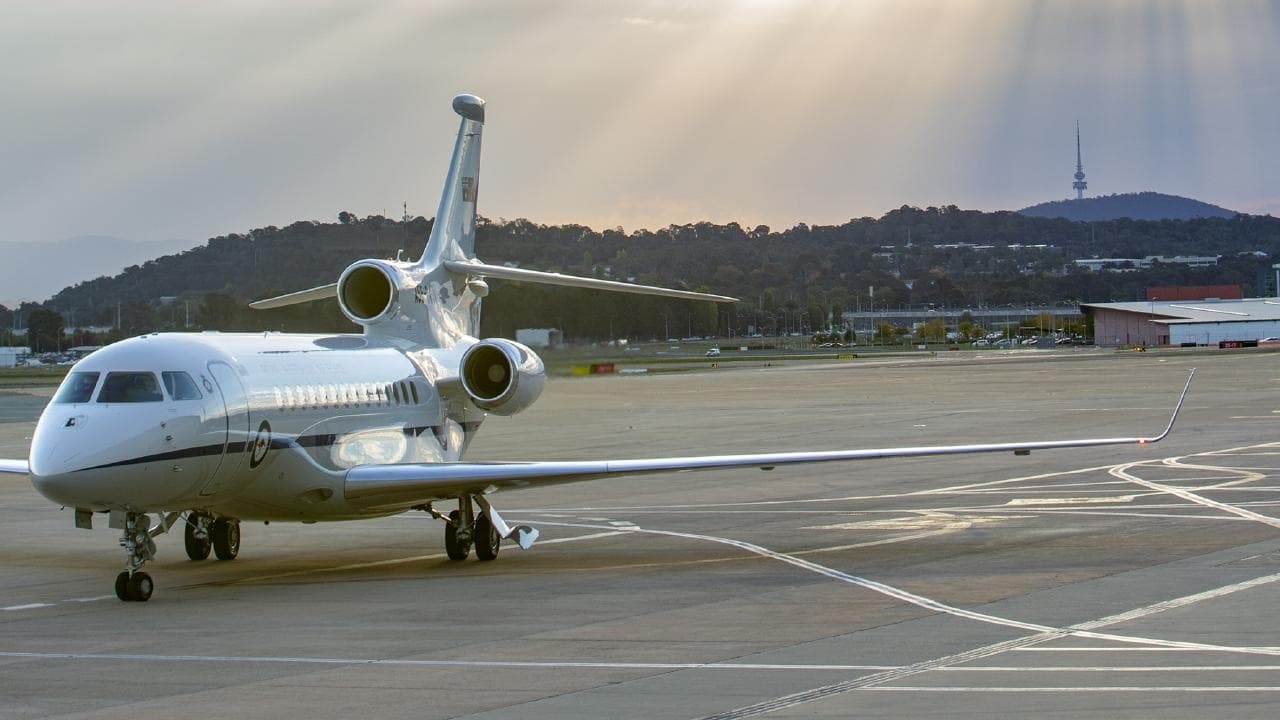 dai gia chau au thue may bay rieng toi my anh 2