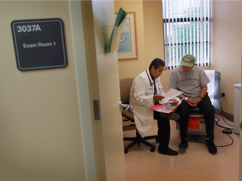 chi phi cac can benh o My anh 2