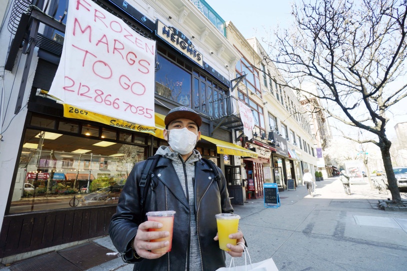 nguoi  New York sinh hoat trong dich Covid-19 anh 11