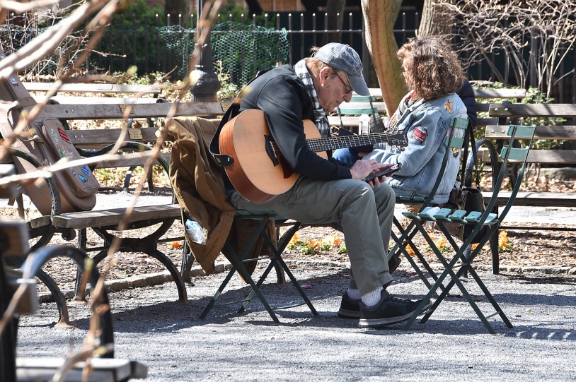 nguoi  New York sinh hoat trong dich Covid-19 anh 3