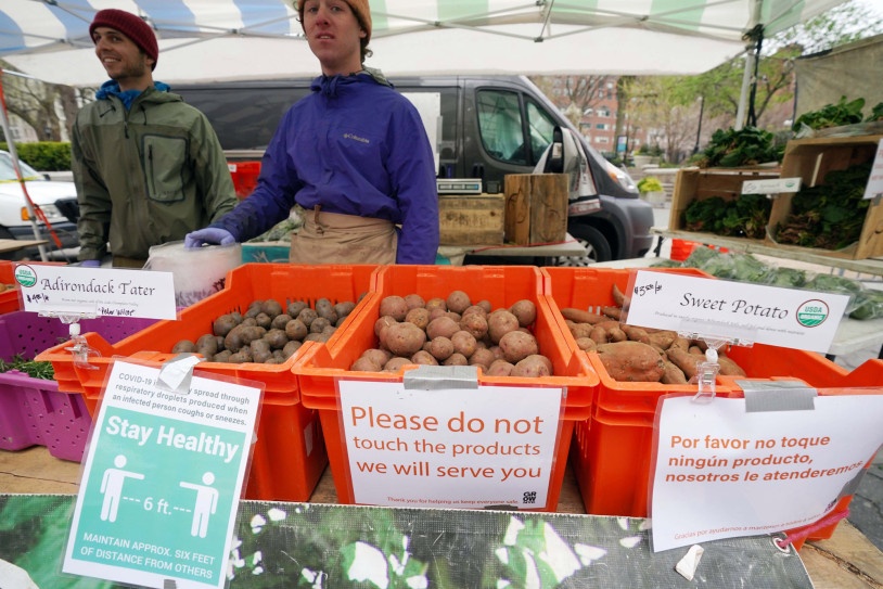 Nguoi New York van thoai mai sinh hoat, mua sam trong dich Covid-19 hinh anh