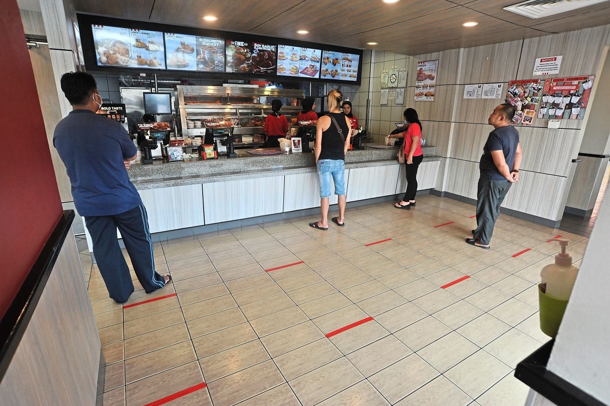 nguoi dan tuan thu gian cach xa hoi anh 14