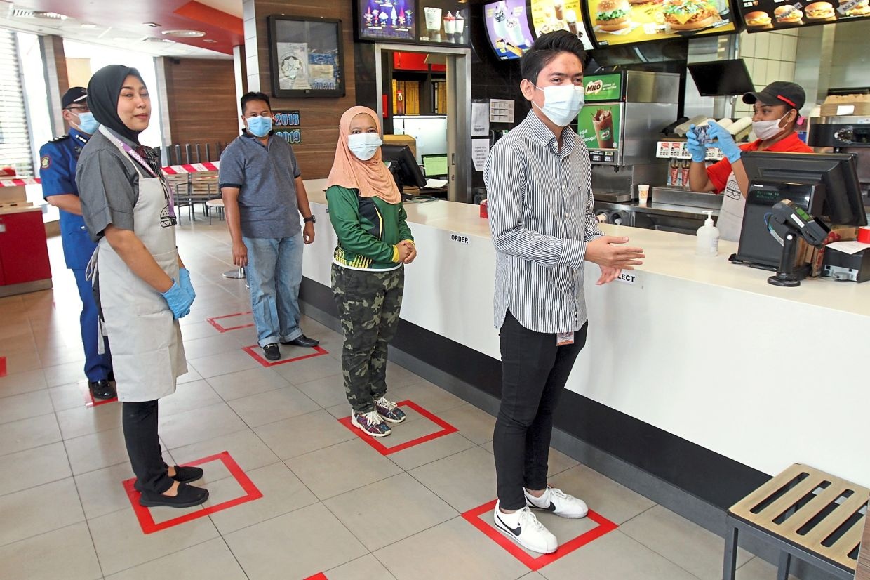 nguoi dan tuan thu gian cach xa hoi anh 12