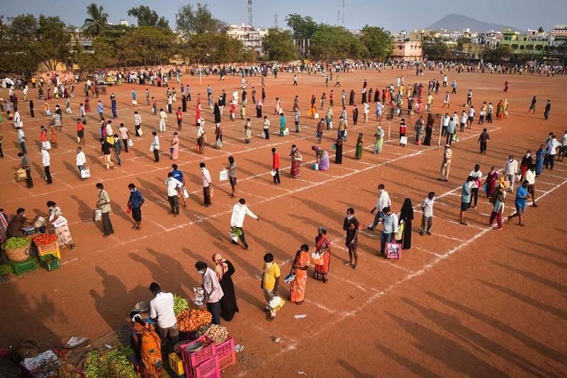 nguoi dan tuan thu gian cach xa hoi anh 19