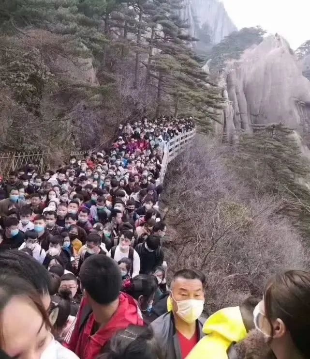 dan Trung Quoc keo nhau di du lich anh 2