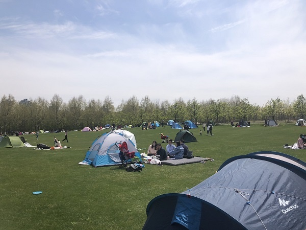 dan Trung Quoc keo nhau di du lich anh 8