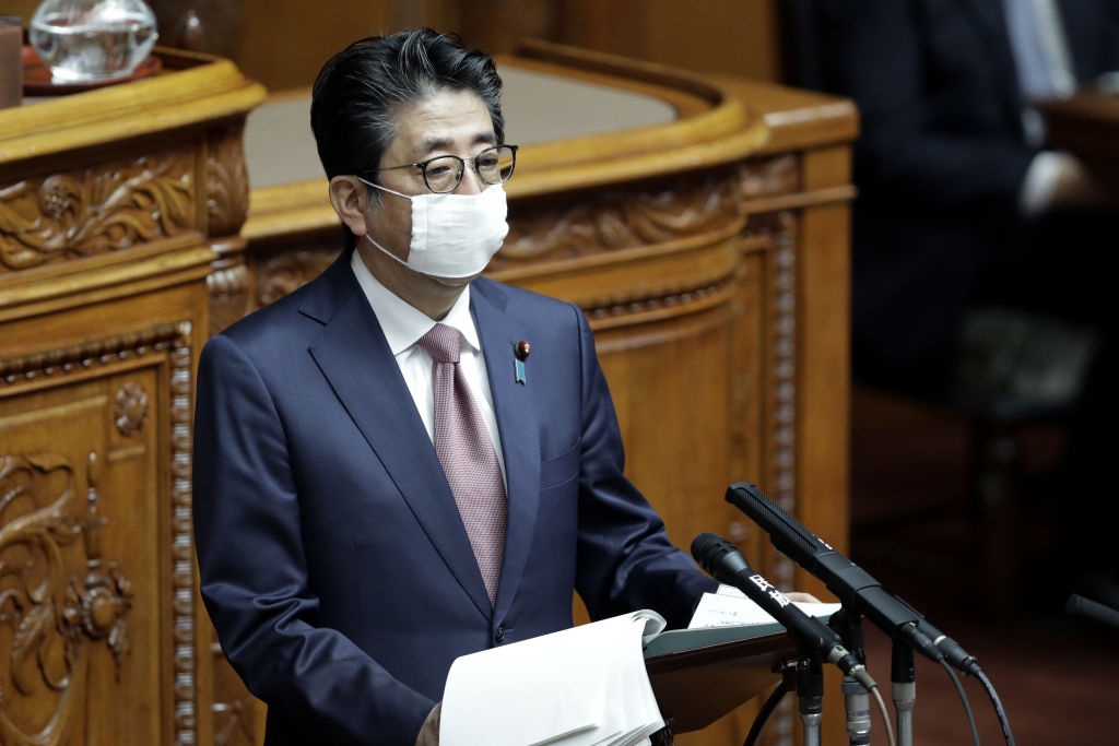 Nhat Ban chi 1.000 ty USD giai cuu nguoi dan va nen kinh te hinh anh