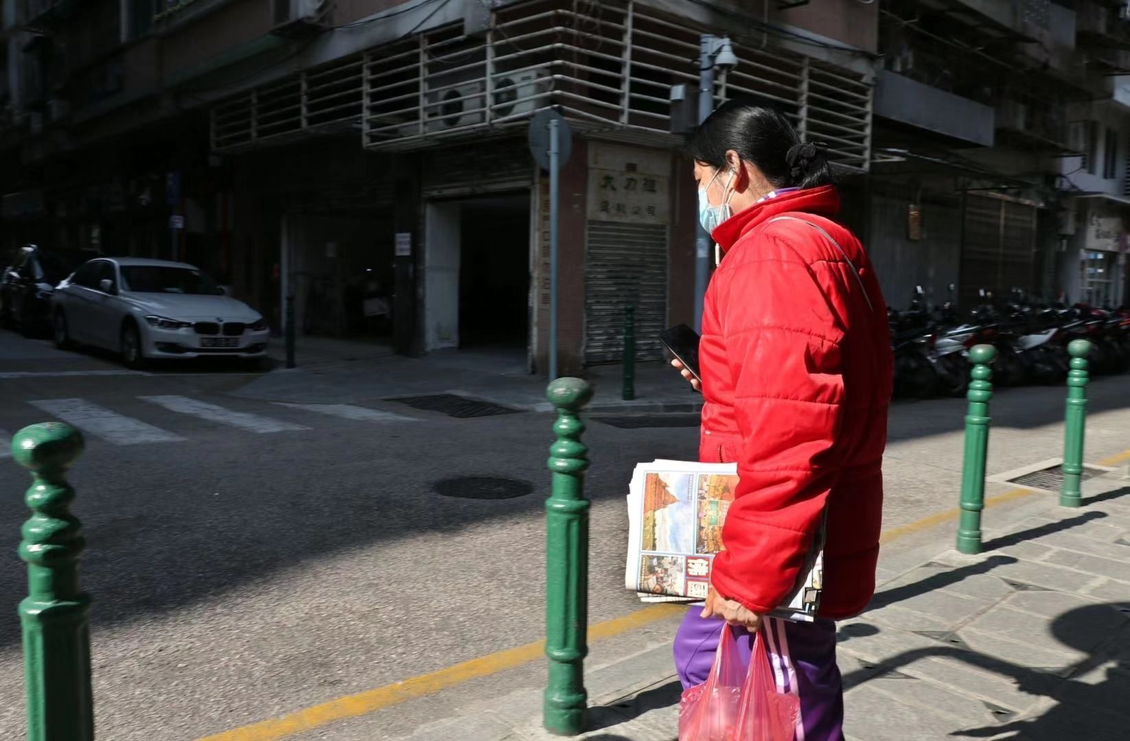 nhieu to bao giay ngung xuat ban vi covid-19 anh 2