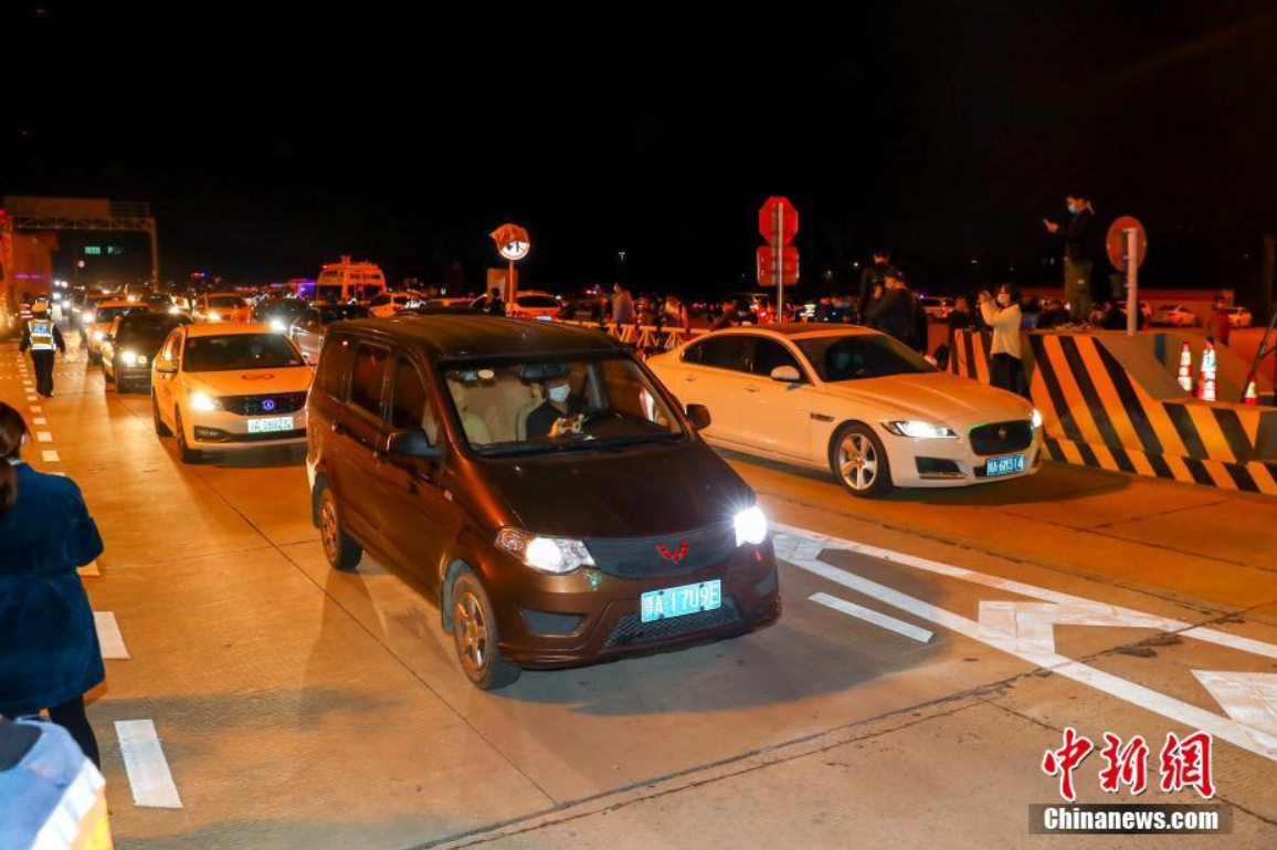 san bay,  ga tau tai Vu Han anh 9