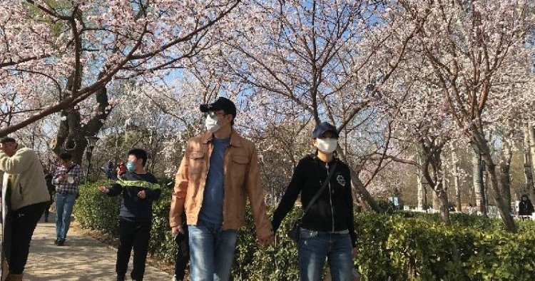 Bac Kinh xu phat nguoi khong deo khau trang anh 1