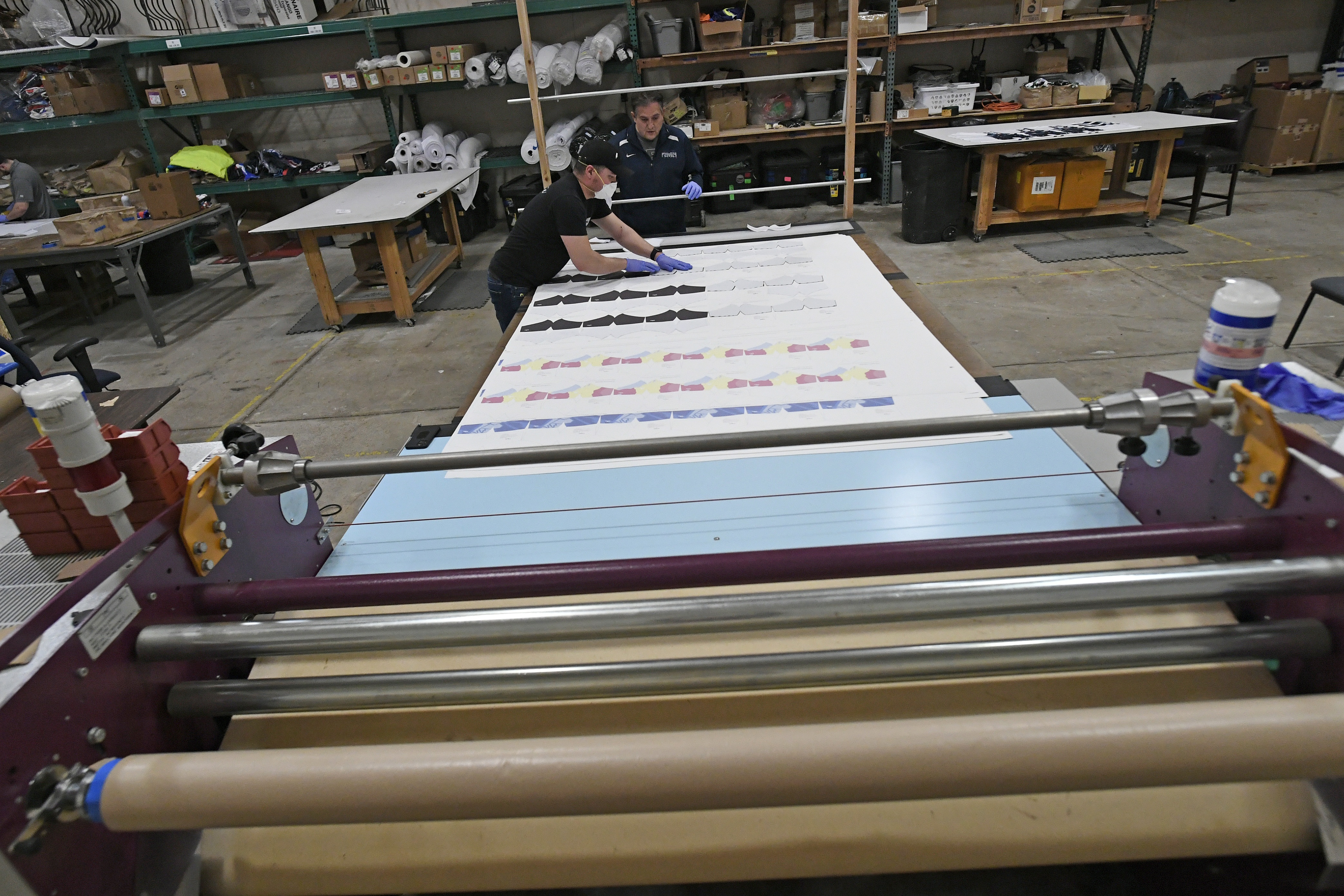 New York san xuat do bao ho anh 9