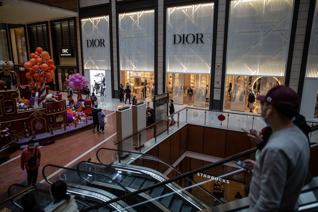 Cac nha may Trung Quoc hoat dong tro lai nhung khach hang bien mat hinh anh