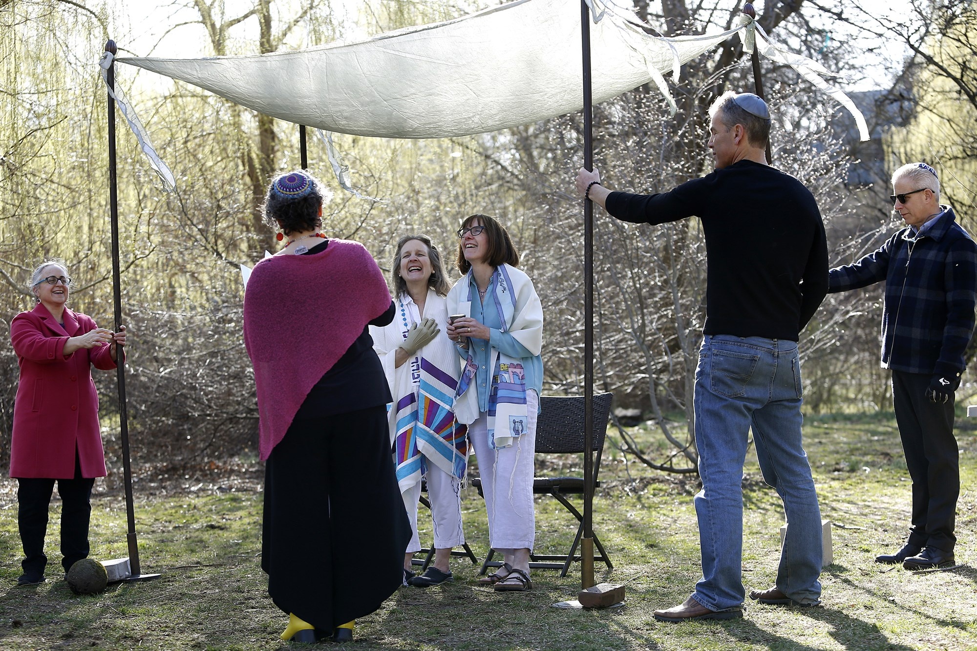 hon nhan dong tinh kich thich kinh te My anh 1