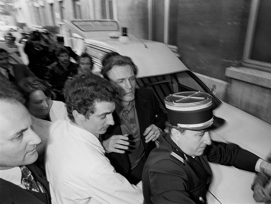 Hang loat ty phu the gioi tung bi bat coc, sat hai hinh anh