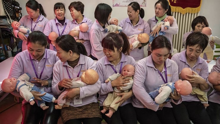 Phu nu Trung Quoc that the trong cuoc canh tranh viec lam hinh anh