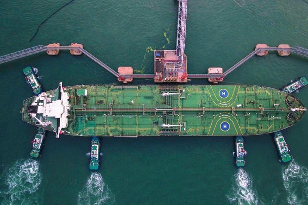 Kho dau khong lo tren bien cua Trung Quoc nhin tu tren cao hinh anh