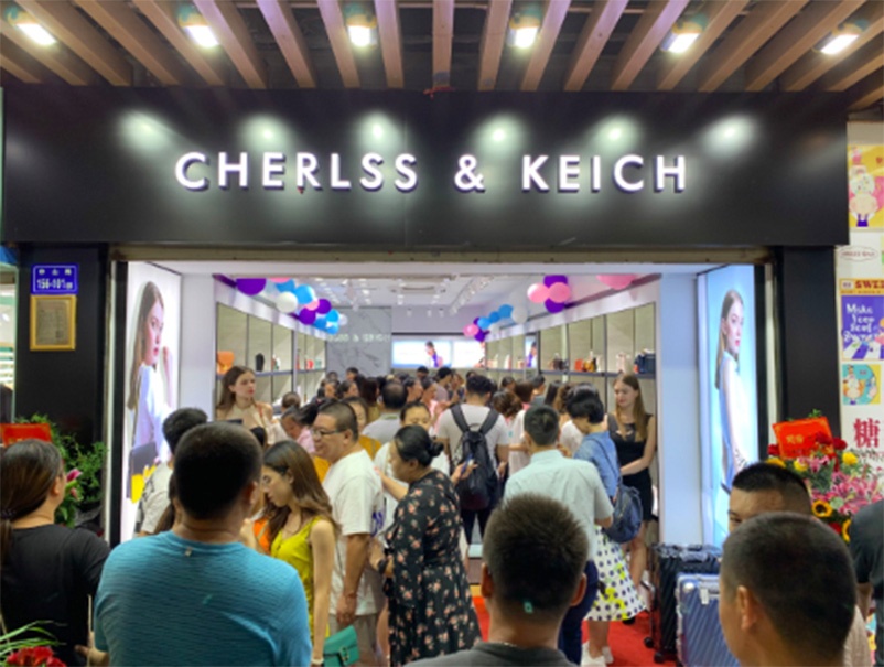 con pho ban hang gia tai Trung Quoc anh 12