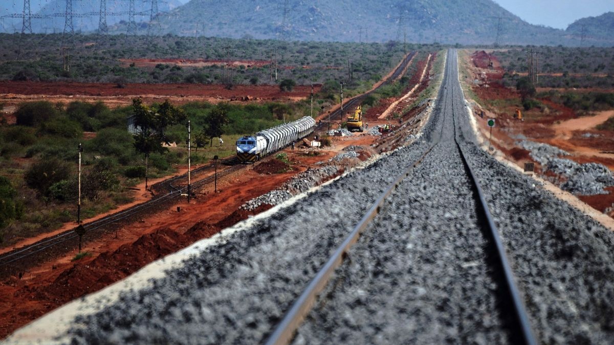 vay Trung Quoc de lam duong sat anh 2