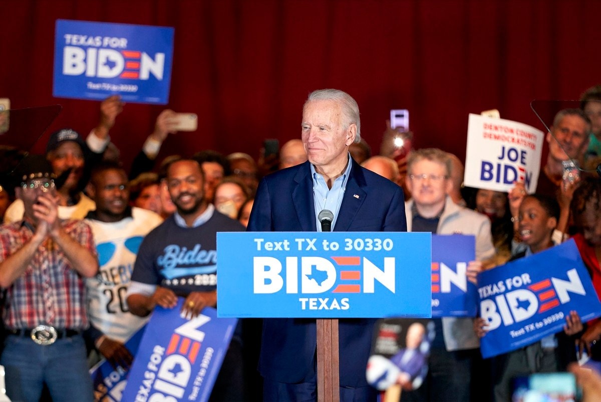 Ong Biden lap ky luc chi tien quang cao truyen hinh hinh anh