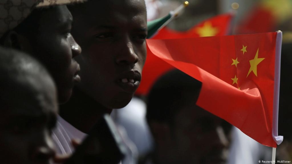 Vi sao cac nuoc vay tien Trung Quoc bat chap bay no? hinh anh