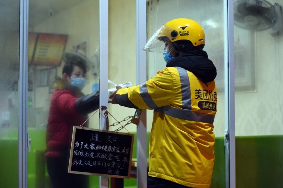 tai xe giao hang bi boc lot anh 2