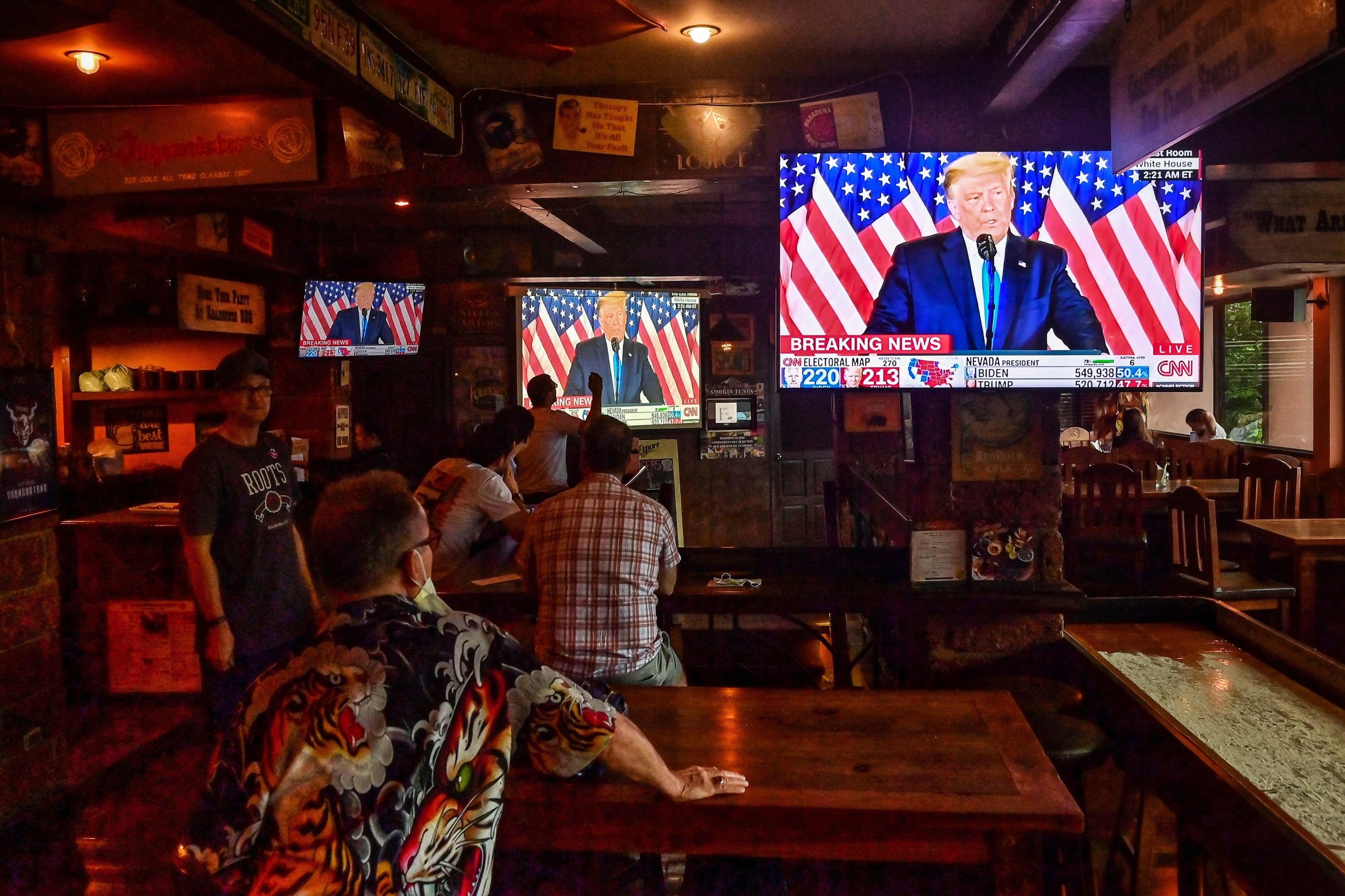 Cac cua hang My that thu vi tuan bau cu cang thang hinh anh