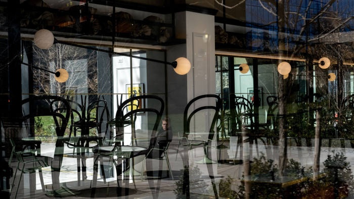 nha hang that thu vi bau cu anh 2