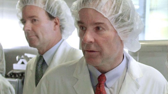 Cap song sinh co them 8 ty USD nho vaccine chong Covid-19 hinh anh