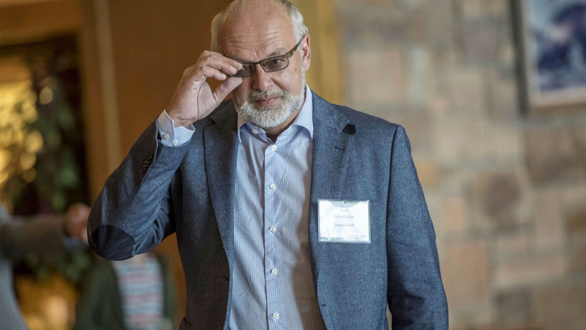 Pho thong doc ngan hang Na Uy tu chuc vi vo la nguoi Trung Quoc hinh anh