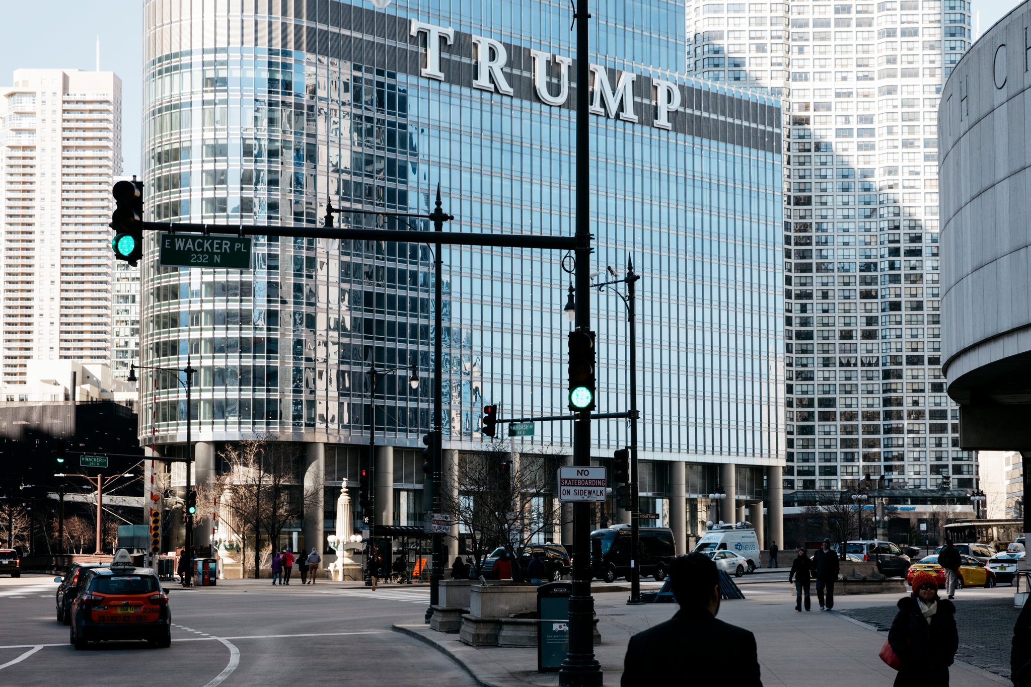 khach san cua Trump bi phat anh 1